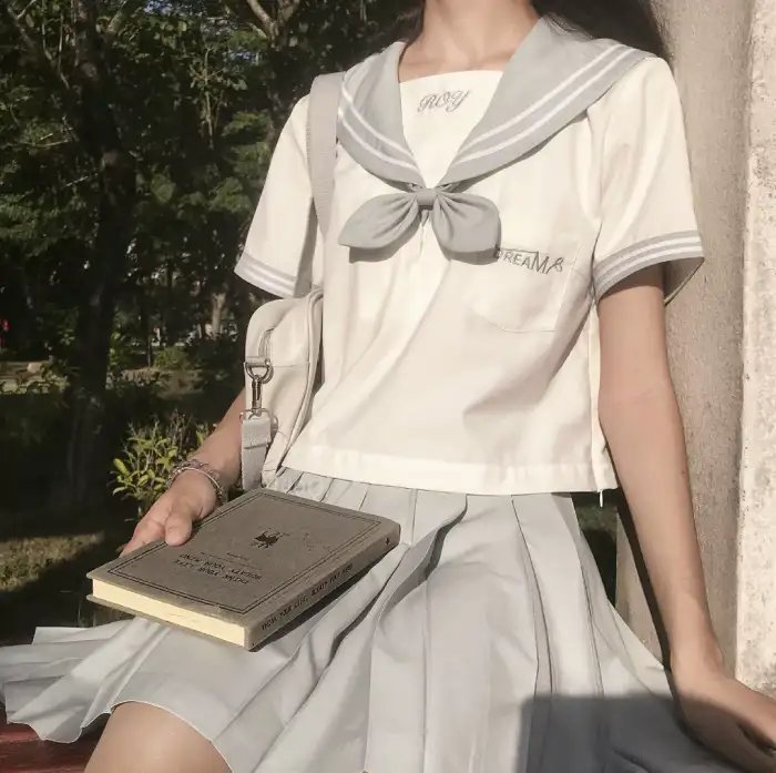 金发奇女